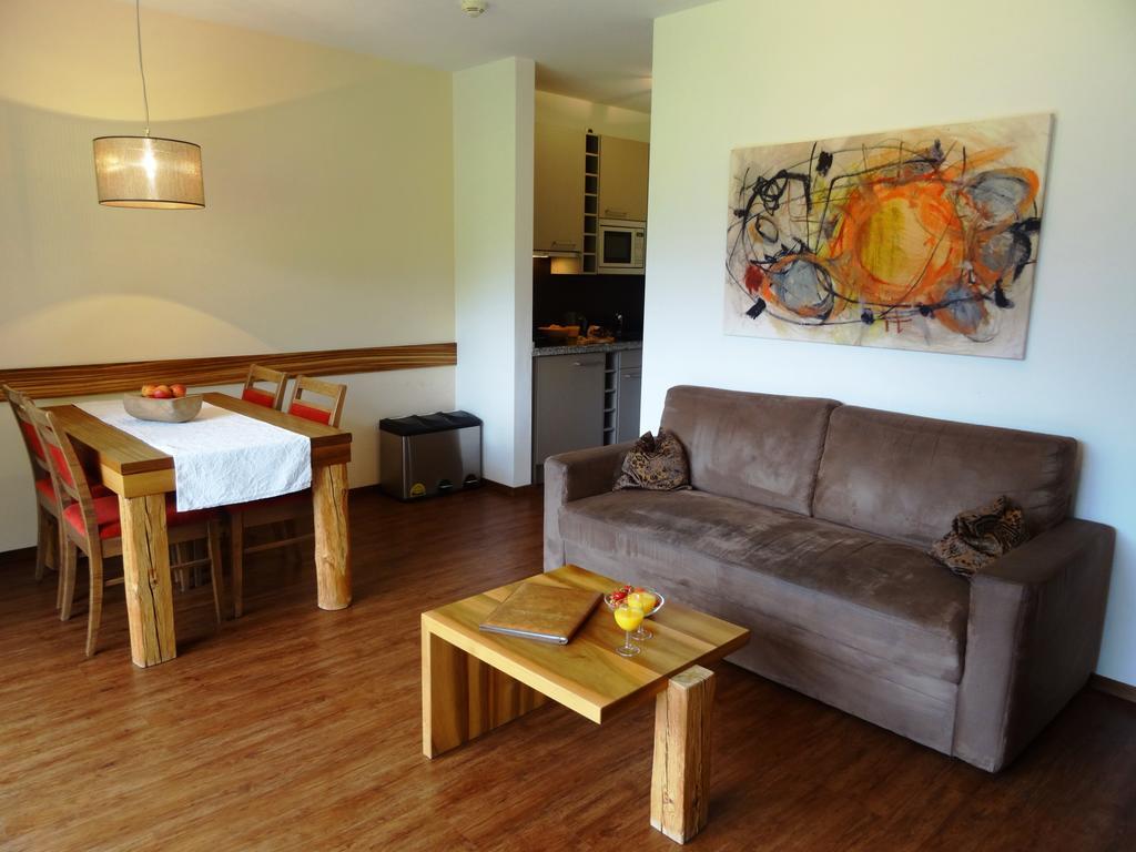Apart Ideal Lermoos Habitación foto